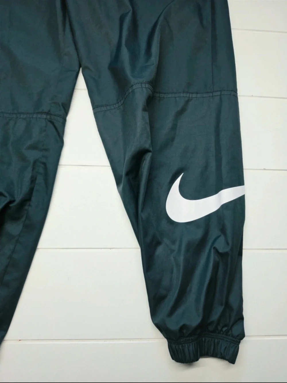 Nike small bold